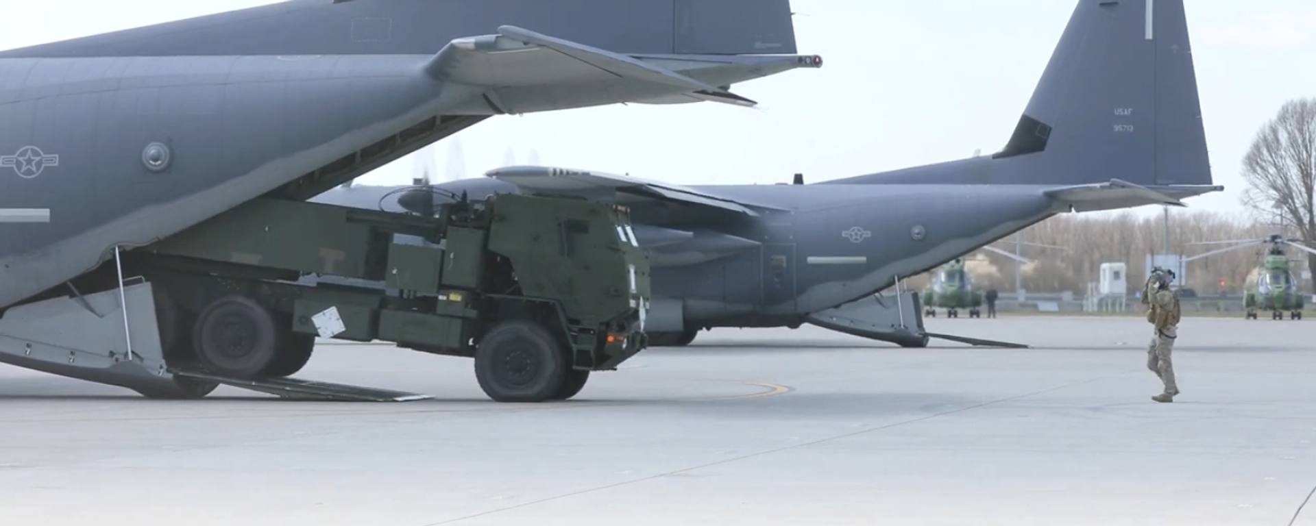 HIMARS MLRS arriving in Ukraine. Screengrab from video. HIMARS MLRS arriving in Ukraine. Screengrab from video. - Sputnik International, 1920, 01.01.2024