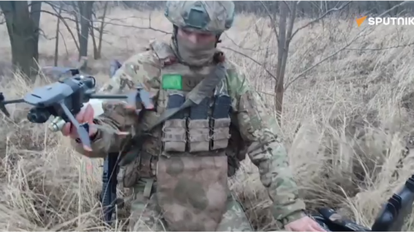Reconaissance group destroys Ukrainian outpost  - Sputnik International