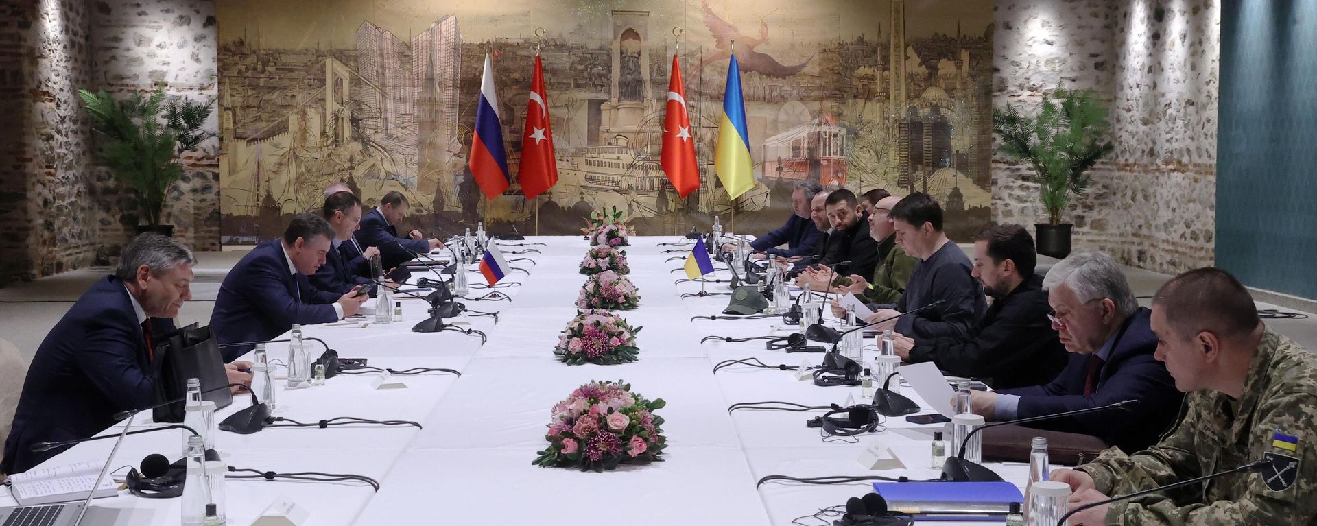 Russia-Ukraine peace talks in Istanbul in March 2022. - Sputnik International, 1920, 11.05.2025