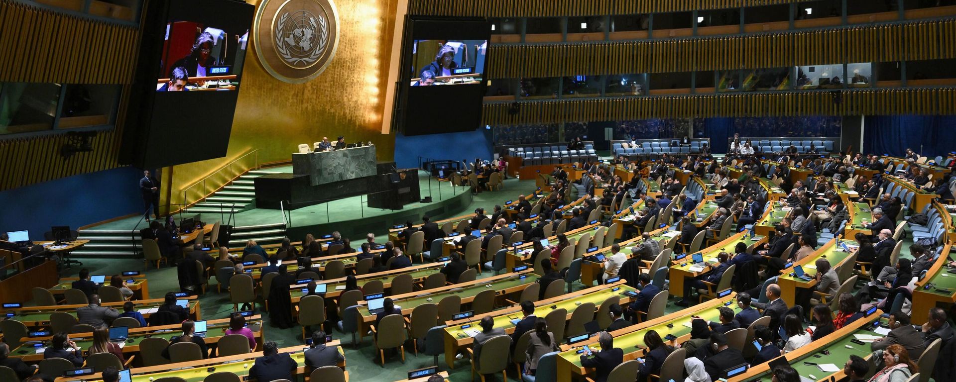 US Ambassador to the United Nations Linda Thomas-Greenfield speaks during a General Assembly meeting to vote on a non-binding resolution demanding an immediate humanitarian ceasefire in Gaza at UN headquarters in New York on December 12, 2023 - Sputnik International, 1920, 08.01.2024