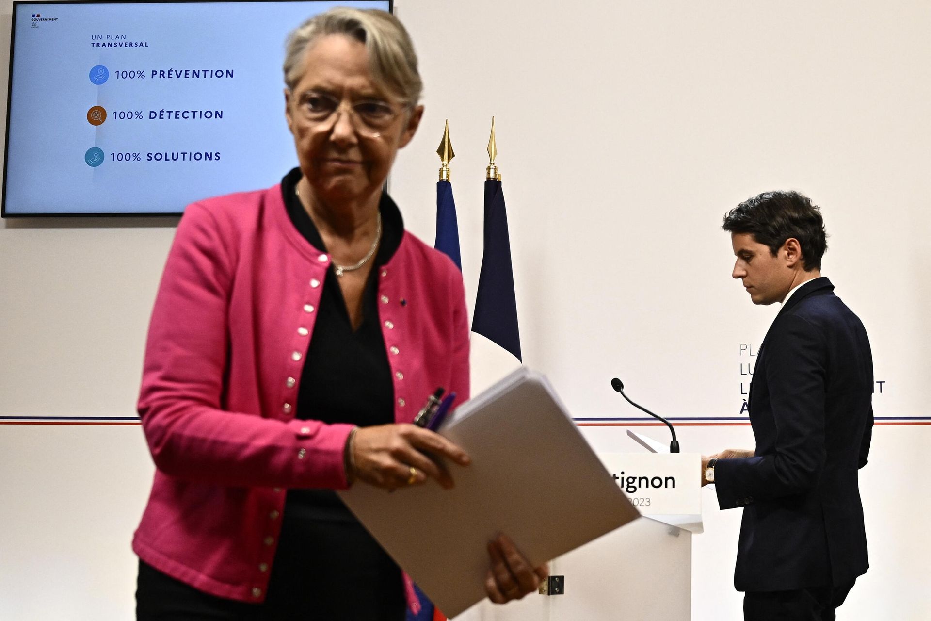 Former French Prime Minister Elisabeth Borne, and newly-appointed Prime Minister of France Gabriel Attal. - Sputnik International, 1920, 09.01.2024