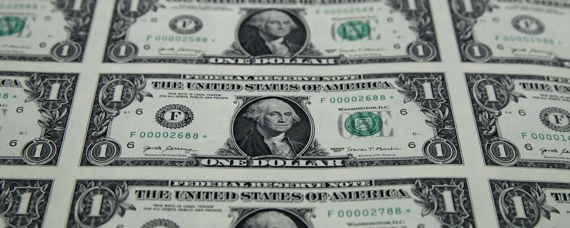 A sheet of $1 bills. - Sputnik International, 1920, 03.02.2025
