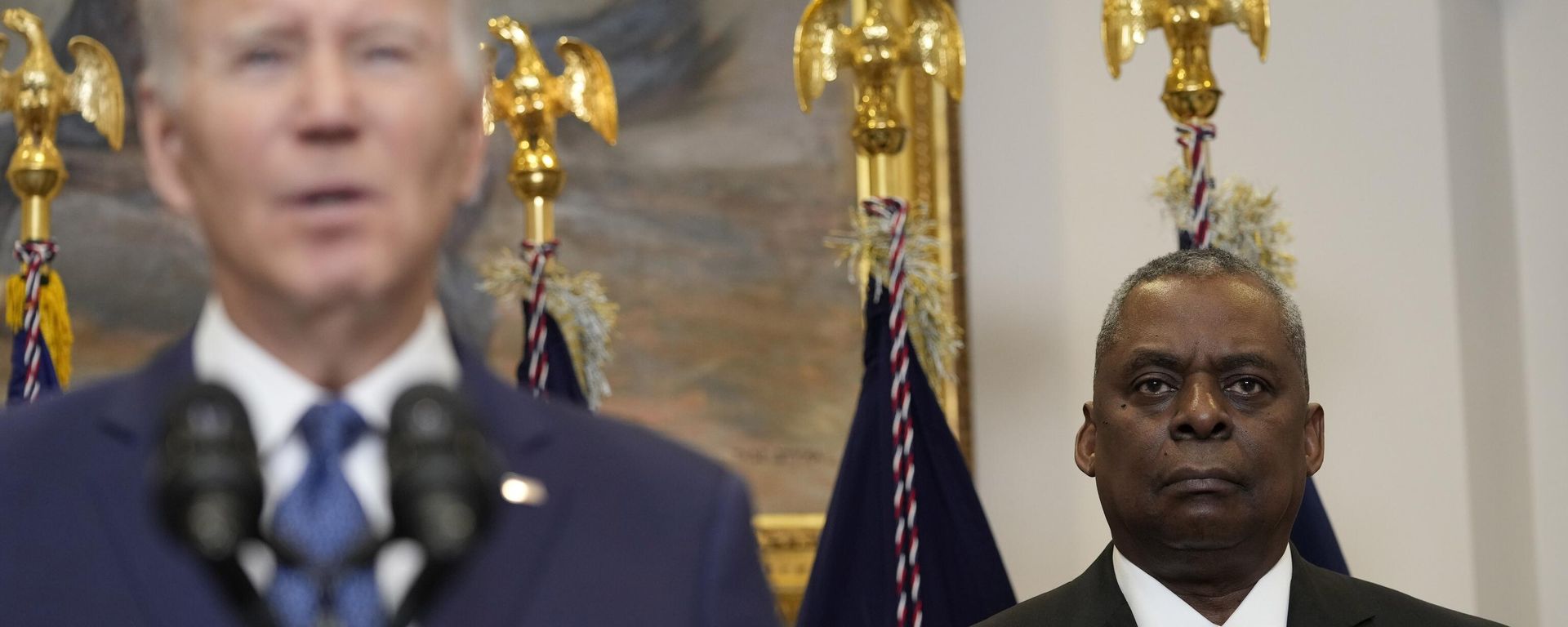 Defense Secretary Lloyd Austin listens President Joe Biden speaks about Ukraine from the Roosevelt Room at the White House in Washington, Wednesday, Jan. 25, 2023. Defense Secretary Lloyd Austin listens President Joe Biden speaks about Ukraine from the Roosevelt Room at the White House in Washington, Wednesday, Jan. 25, 2023. - Sputnik International, 1920, 10.01.2024