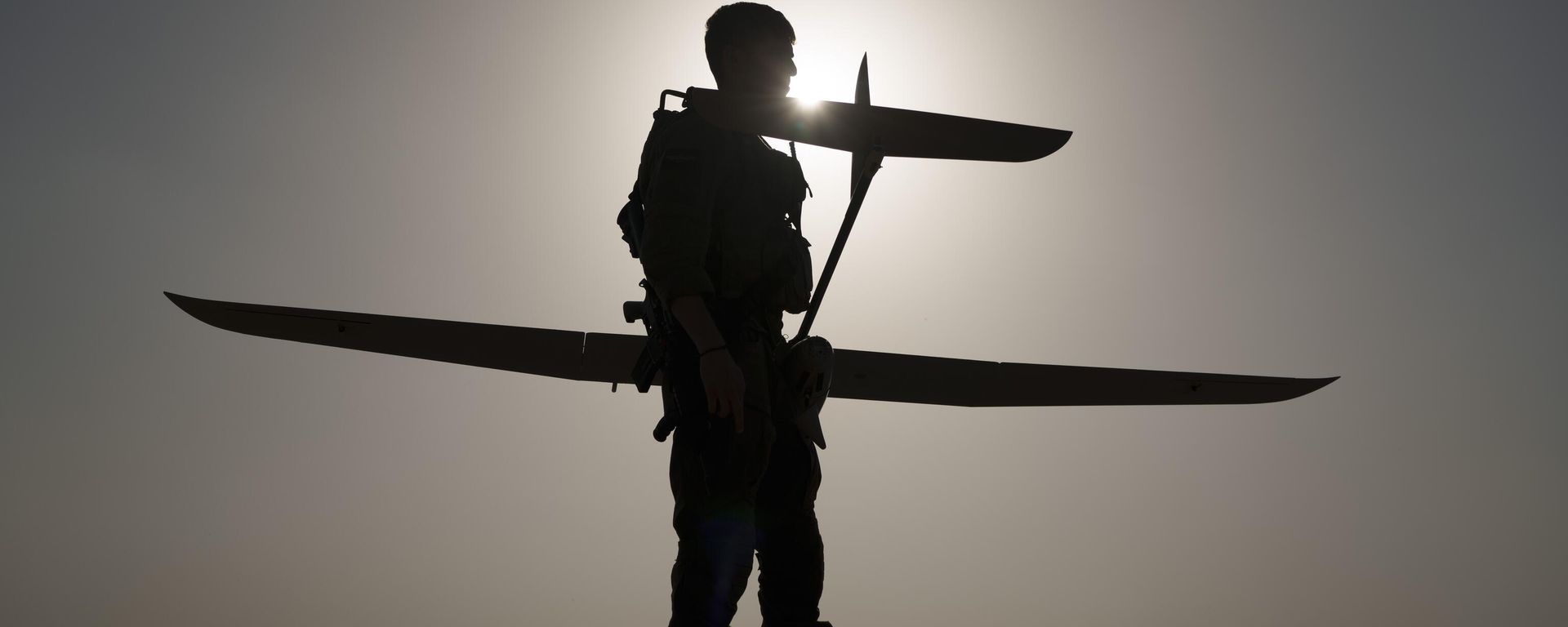 Israeli trooper using a drone on the border with Gaza. File photo. Israeli trooper using a drone on the border with Gaza. File photo. - Sputnik International, 1920, 10.01.2024