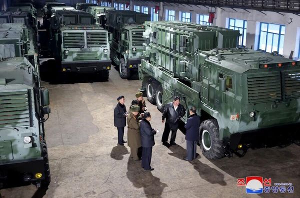 The North Korean leader's inspections come amid new strains in relations with South Korea and artillery fire in border areas. - Sputnik International