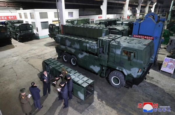 Kim Jong Un was accompanied by his sister Kim Yo Jong and Munitions and Industrial Department Director Jo Chun-ryong, according to KCNA. - Sputnik International