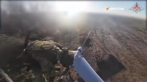 The Russian crew of the reconnaissance drone Zala of the Airborne Forces unit found two Ukrainian tanks on the right bank of the Dnepr River and corrected their defeat with lancets. - Sputnik International