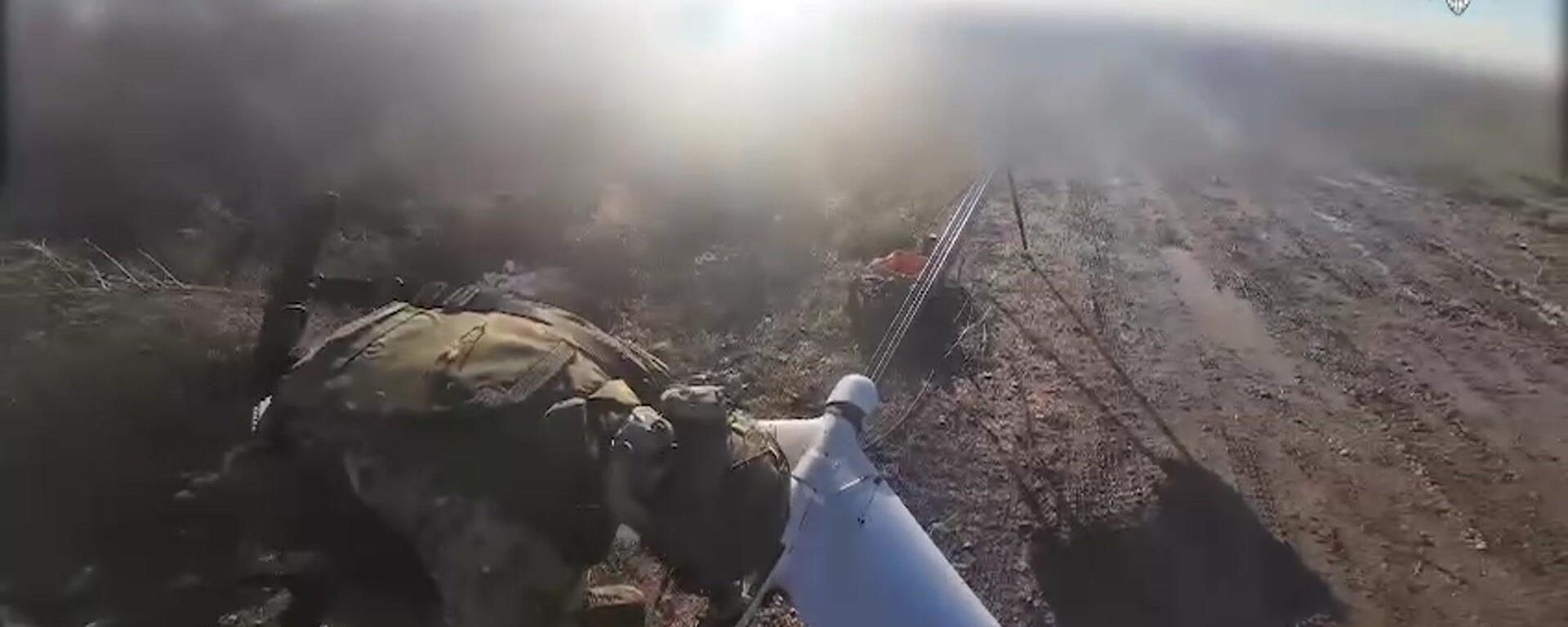 The Russian crew of the reconnaissance drone Zala of the Airborne Forces unit found two Ukrainian tanks on the right bank of the Dnepr River and corrected their defeat with lancets. The Russian crew of the reconnaissance drone Zala of the Airborne Forces unit found two Ukrainian tanks on the right bank of the Dnepr River and corrected their defeat with lancets. - Sputnik International, 1920, 15.01.2024
