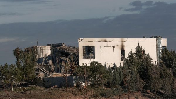 A picture shows a view of a damaged building following a missile strike. - Sputnik International