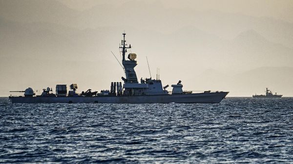 An Israeli navy missile boat patrols in the Red Sea off the coast of Israel's southern port city of Eliat on December 26, 2023. - Sputnik International