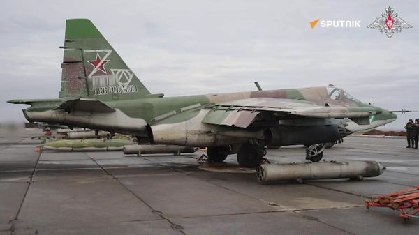 Su-25SM crews inflicted fire damage on Ukrainian Armed Forces personnel and armored vehicles in Krasny Liman. - Sputnik International