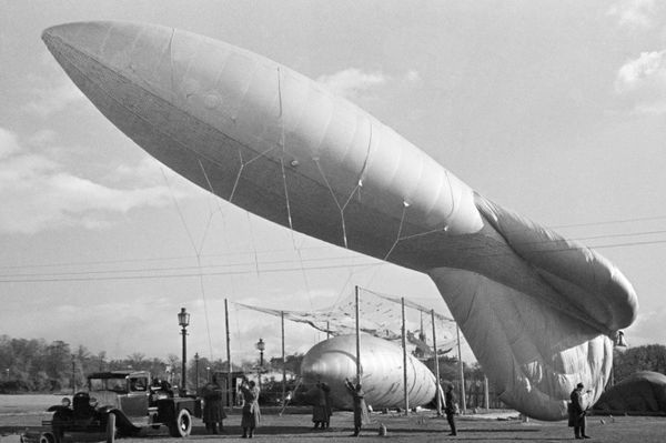 Defense of Leningrad during the Great Patriotic War (1941-1945). Blimps on the streets of the city, October 1941. - Sputnik International