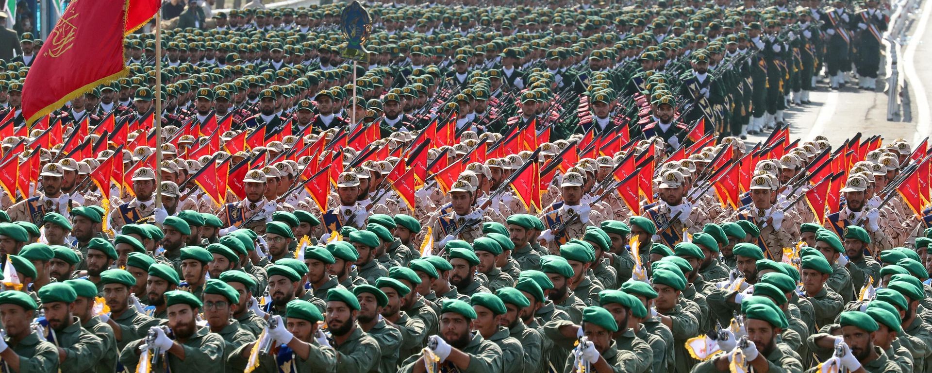 Iranian soldiers march during the annual military parade marking the anniversary of the outbreak of the devastating 1980-1988 war with Saddam Hussein's Iraq, in the capital Tehran on September 22, 2022. Iranian soldiers march during the annual military parade marking the anniversary of the outbreak of the devastating 1980-1988 war with Saddam Hussein's Iraq, in the capital Tehran on September 22, 2022. - Sputnik International, 1920, 29.01.2024