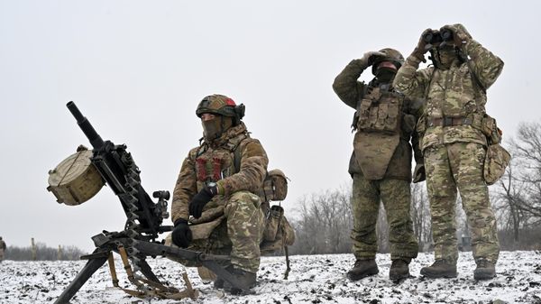 Combat training of the Vega special volunteer detachment in the Lugansk People's Republic (LPR) - Sputnik International