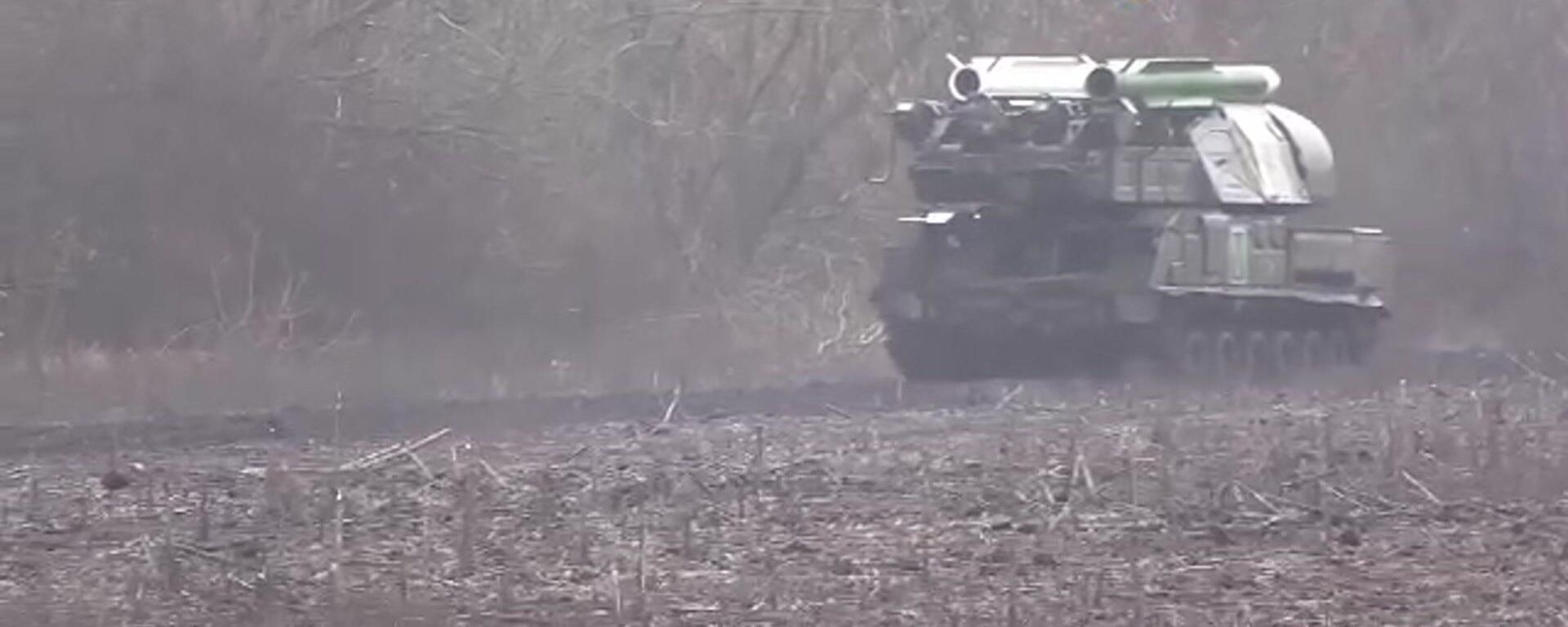 Crews of Russia's Buk-M1 air defense system destroyed two Ukrainian HIMARS missiles in South Donetsk. Crews of Russia's Buk-M1 air defense system destroyed two Ukrainian HIMARS missiles in South Donetsk. - Sputnik International, 1920, 04.02.2024