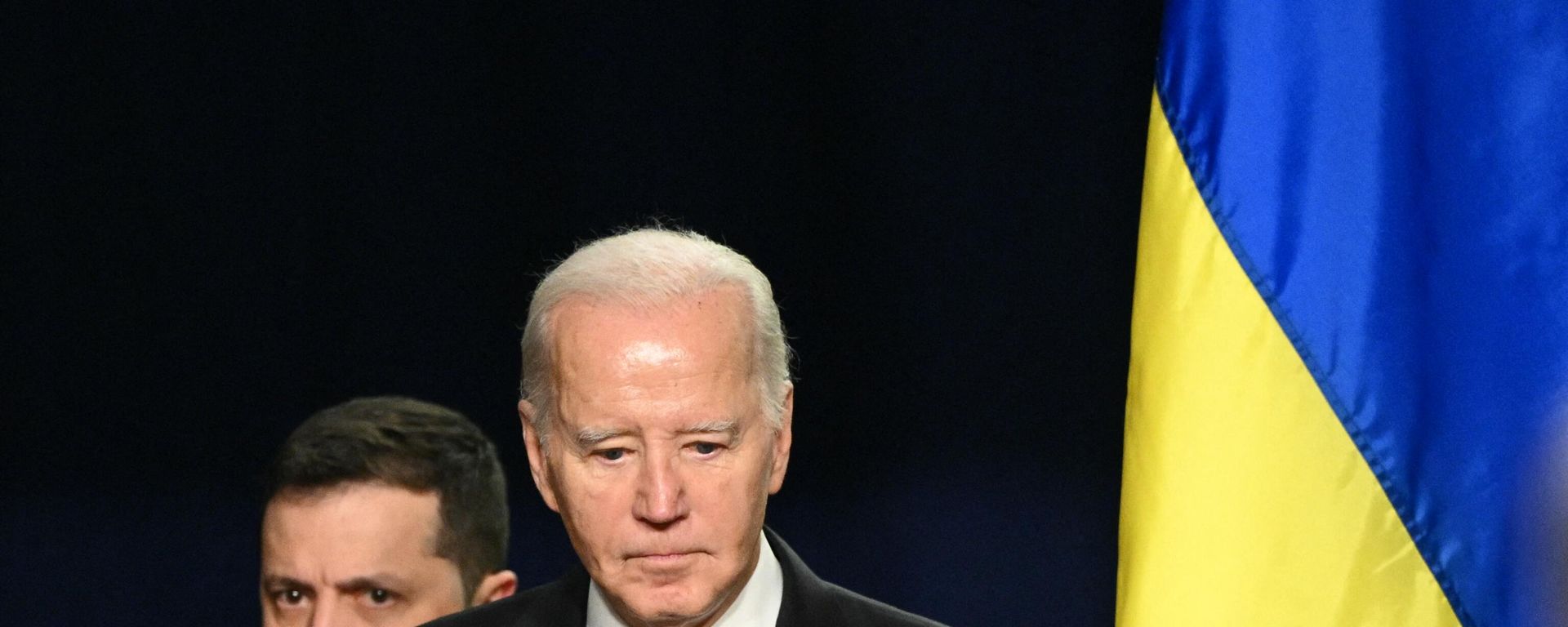 US President Joe Biden and Ukrainian President Volodymyr Zelensky arrive to hold a press conference at the White House in Washington, DC, December 12, 2023. US President Joe Biden and Ukrainian President Volodymyr Zelensky arrive to hold a press conference at the White House in Washington, DC, December 12, 2023. - Sputnik International, 1920, 24.02.2024