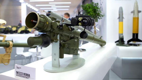 Russian 9K333 Verba infrared homing surface-to-air missile (SAM) man-portable air defense system (MANPADS) - Sputnik International