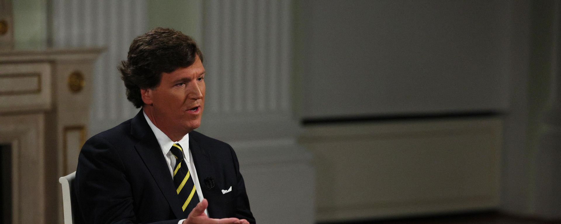 US journalist Tucker Carlson speaks with Russian President Vladimir Putin during an interview at the Kremlin in Moscow, Russia. US journalist Tucker Carlson speaks with Russian President Vladimir Putin during an interview at the Kremlin in Moscow, Russia. - Sputnik International, 1920, 09.02.2024