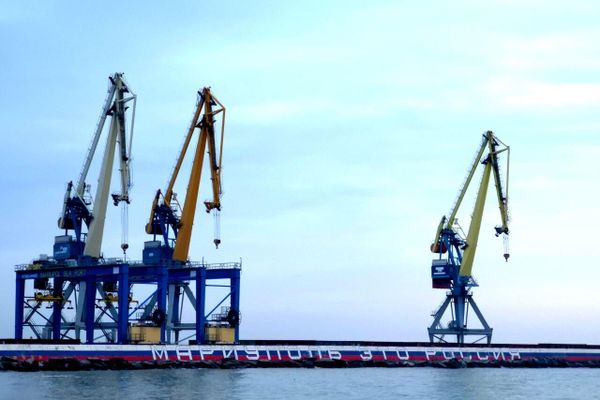'Mariupol is Russia'. The port is to the left. 'Mariupol is Russia'. The port is to the left. - Sputnik International