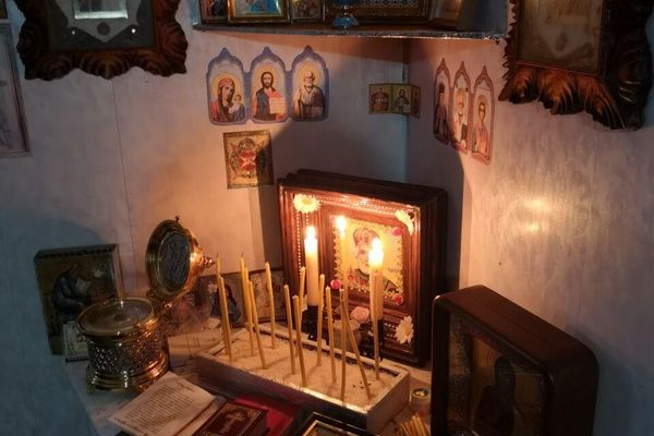 The shrine set up at one of the Orthodox Christian battalion, where Father Igor blesses the soldiers. The shrine set up at one of the Orthodox Christian battalion, where Father Igor blesses the soldiers. - Sputnik International