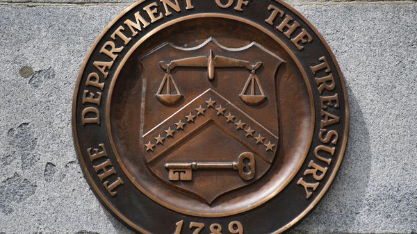 The seal of the Department of the Treasury is seen at the Treasury Department in Washington, DC on April 16, 2019. - Sputnik International