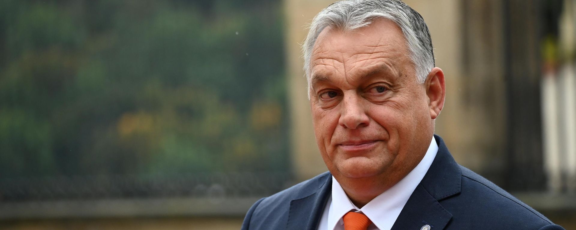Hungarian Prime Minister Viktor Orban arrives to take part in the inaugural meeting of the European Political Community - Sputnik International, 1920, 24.05.2024