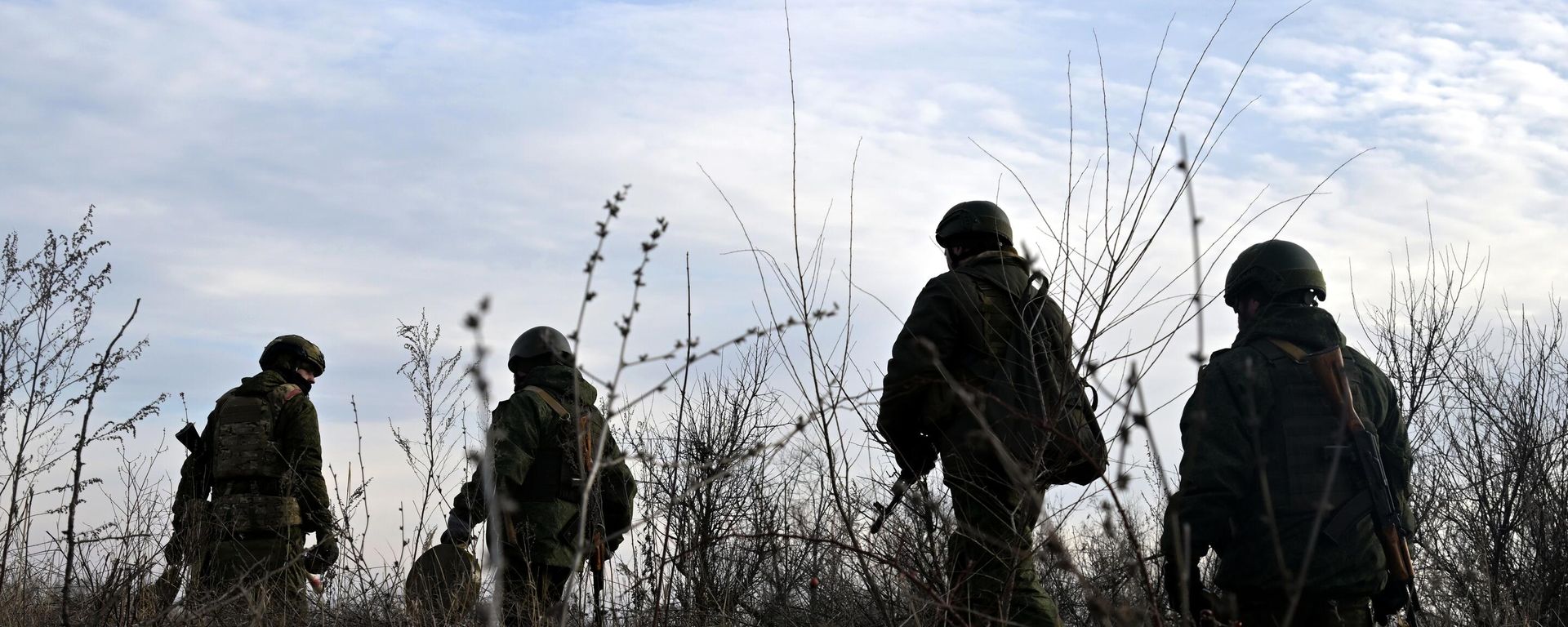Russian servicemen take part in a training exercise amid Russia's military operation in Ukraine Russian servicemen take part in a training exercise amid Russia's military operation in Ukraine - Sputnik International, 1920, 15.02.2024