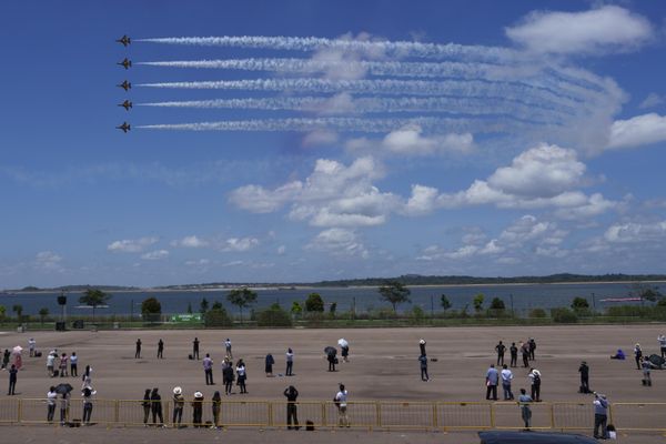 South Korean Air Force's Black Eagles aerobatic team performing their special aerial program. - Sputnik International
