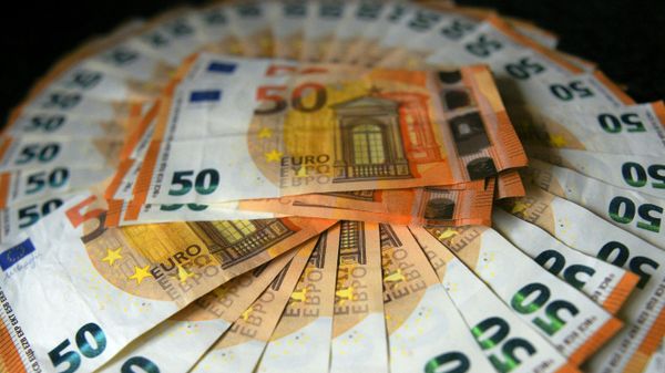 A picture taken on 29 August, 2017 shows fifty euro banknotes on a table in Arras, northern France. - Sputnik International