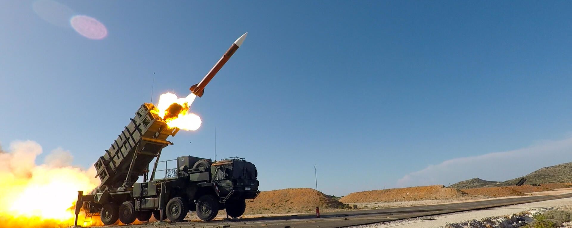 A Patriot missile taking off A Patriot missile taking off - Sputnik International, 1920, 23.02.2024
