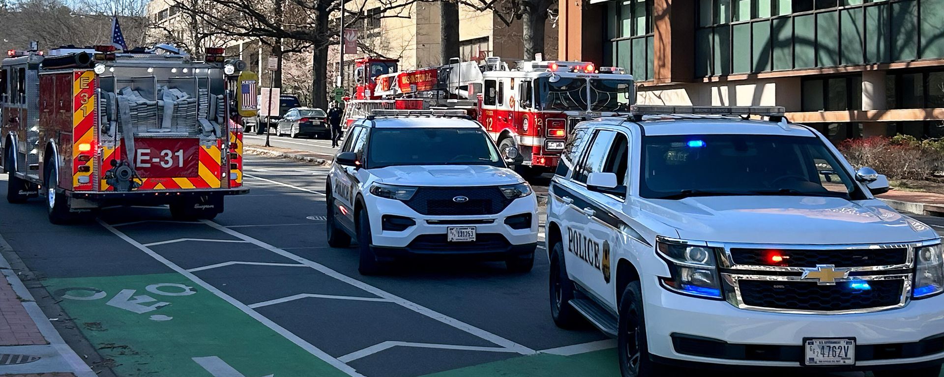 US Secret Service vehicles block access to a street leading to the Embassy of Israel in Washington, DC on February 25, 2024. A man reportedly set himself on fire near the embassy on Sunday afternoon. US Secret Service vehicles block access to a street leading to the Embassy of Israel in Washington, DC on February 25, 2024. A man reportedly set himself on fire near the embassy on Sunday afternoon. - Sputnik International, 1920, 26.02.2024