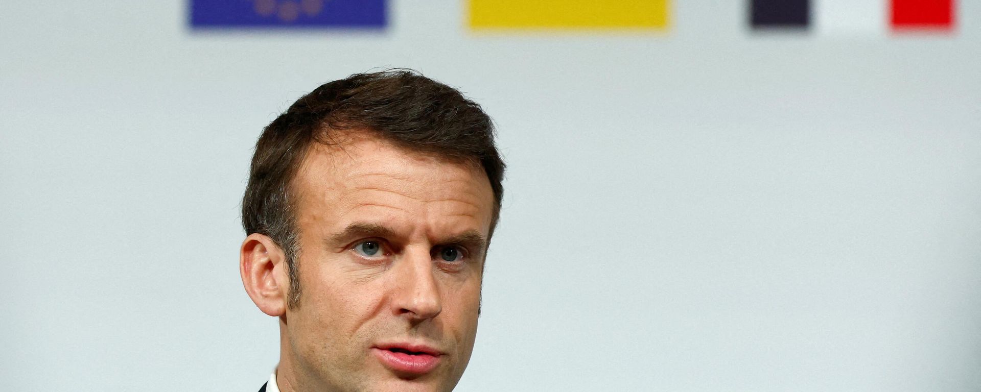 French President Emmanuel Macron speaks during a press conference at the end of the international conference aimed at supporting Ukraine, at the Elysee presidential palace in Paris, on February 26, 2024. French President Emmanuel Macron speaks during a press conference at the end of the international conference aimed at supporting Ukraine, at the Elysee presidential palace in Paris, on February 26, 2024. - Sputnik International, 1920, 27.02.2024