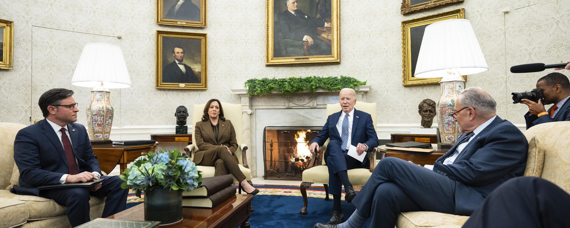 President Joe Biden speaks during a meeting with Congressional leaders in the Oval Office of the White House, Tuesday, Feb. 27, 2024, in Washington. From left, Speaker of the House Mike Johnson of La., Vice President Kamala Harris, Biden, and Senate Majority Leader Sen. Chuck Schumer of N.Y. President Joe Biden speaks during a meeting with Congressional leaders in the Oval Office of the White House, Tuesday, Feb. 27, 2024, in Washington. From left, Speaker of the House Mike Johnson of La., Vice President Kamala Harris, Biden, and Senate Majority Leader Sen. Chuck Schumer of N.Y. - Sputnik International, 1920, 28.02.2024
