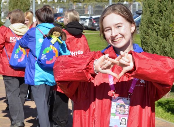 Volunteers engaged at the World Youth Festival 2024 in Sochi, Russia. - Sputnik International