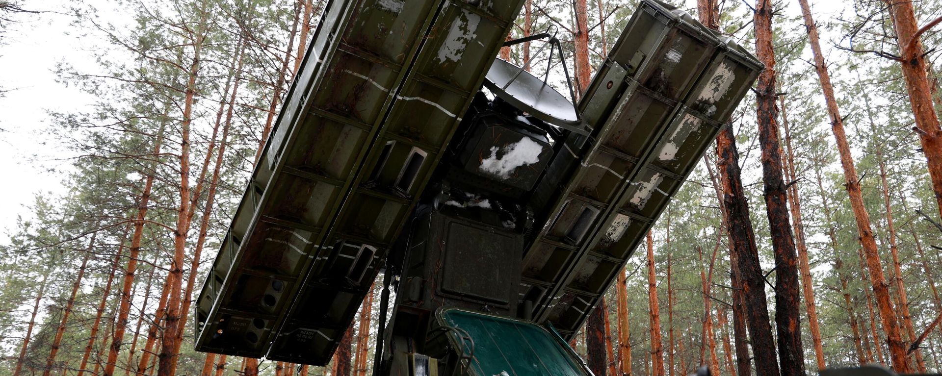 A 9K35 Strela-10 (Arrow) air defence system used by servicemen of the Ivanovo formation's anti-aircraft missile unit of Russian airborne troops is seen, in the course of Russia's military operation in Ukraine - Sputnik International, 1920, 05.04.2024