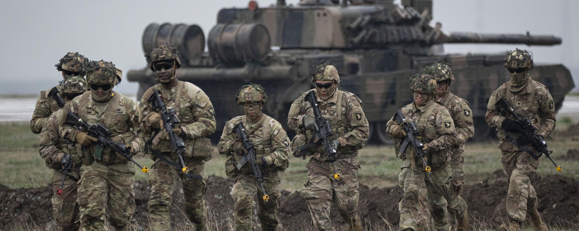 Военные США во время учений на авиабазе Михаила Когэлничану, Румыния - Sputnik International, 1920, 06.12.2024