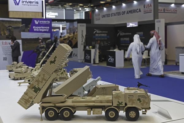 DIMDEX 2024 visitors walk through a pavilion.  - Sputnik International