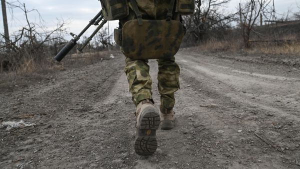 Russian troops carry out humanitarian demining of the liberated Avdeyevka - Sputnik International