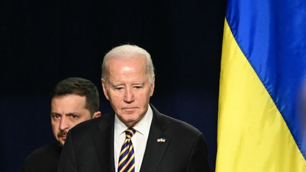 US President Joe Biden and Ukrainian President Volodymyr Zelensky arrive to hold a press conference at the White House in Washington, DC, December 12, 2023. - Sputnik International