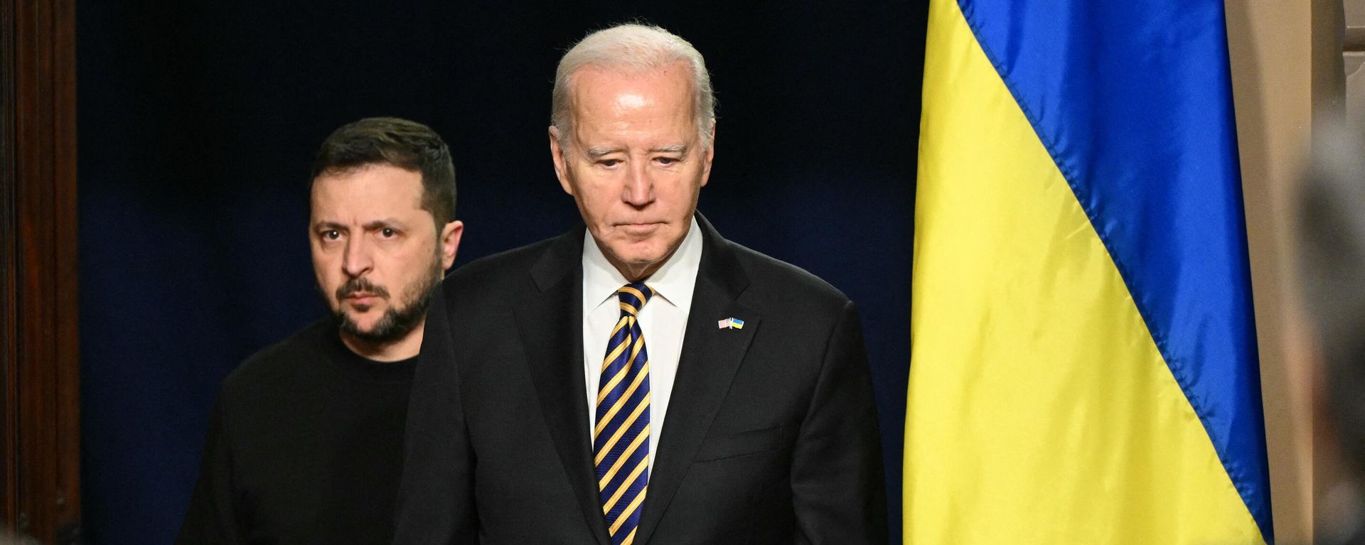 US President Joe Biden and Ukraine’s President Volodymyr Zelensky arrive to hold a joint press conference in the Indian Treaty Room of the Eisenhower Executive Office Building, next to the White House, in Washington, DC, on December 12, 2023. - Sputnik International, 1920, 15.03.2024