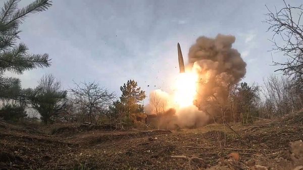 Combat launch of a missile from the Iskander operational-tactical missile system to destroy hangars with military equipment and ammunition of the Ukrainian Armed Forces during a special military operation. File photo - Sputnik International