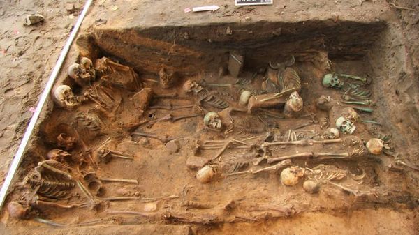 Mass burial in Nuremberg, Germany, thought to be plague victims from the 17th century - Sputnik International