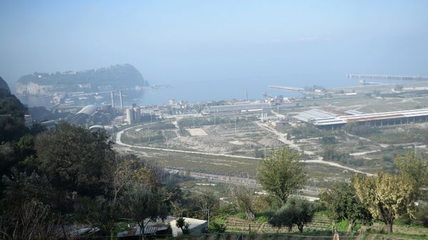 A view from a city park in Naples, Italy - Sputnik International