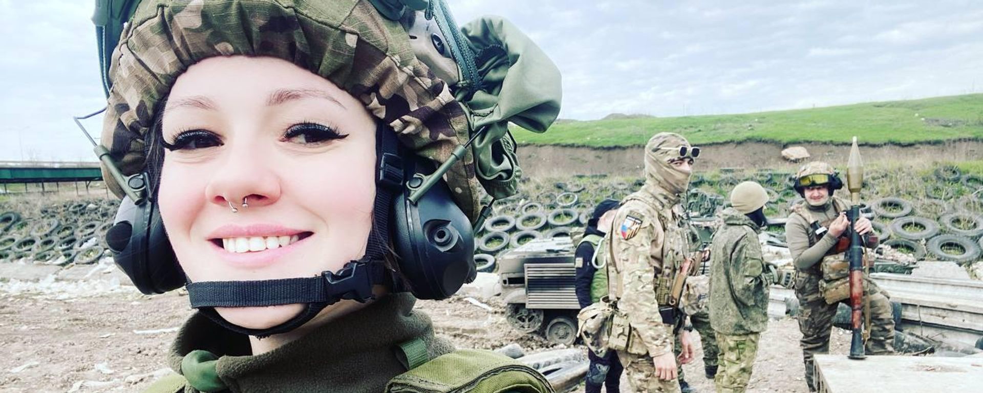 Do Your Duty, Come What May: Why Do Russian Women Join Volunteer Battalions - Sputnik International, 1920, 13.03.2024