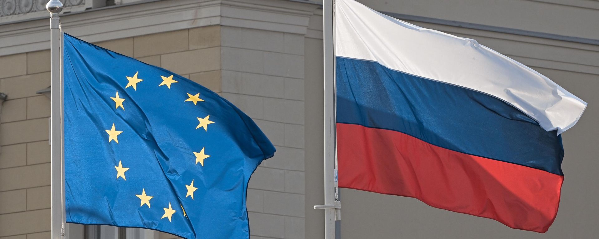 EU and Russian flags EU and Russian flags - Sputnik International, 1920, 08.02.2026