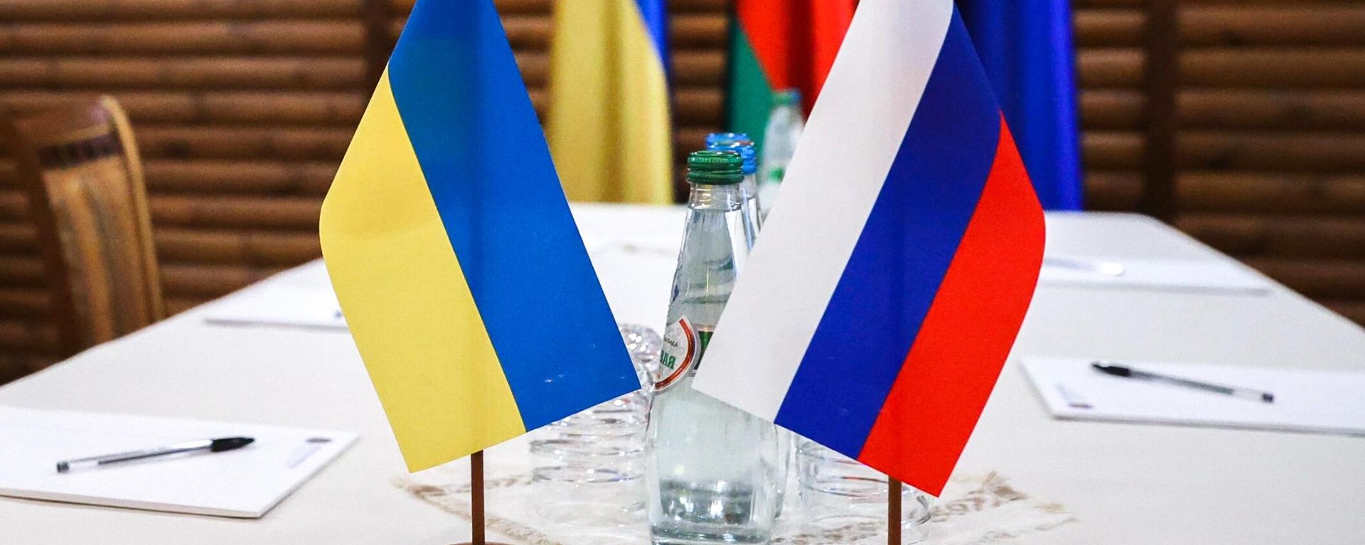 Flags of Russia and Ukraine. - Sputnik International, 1920, 13.03.2024