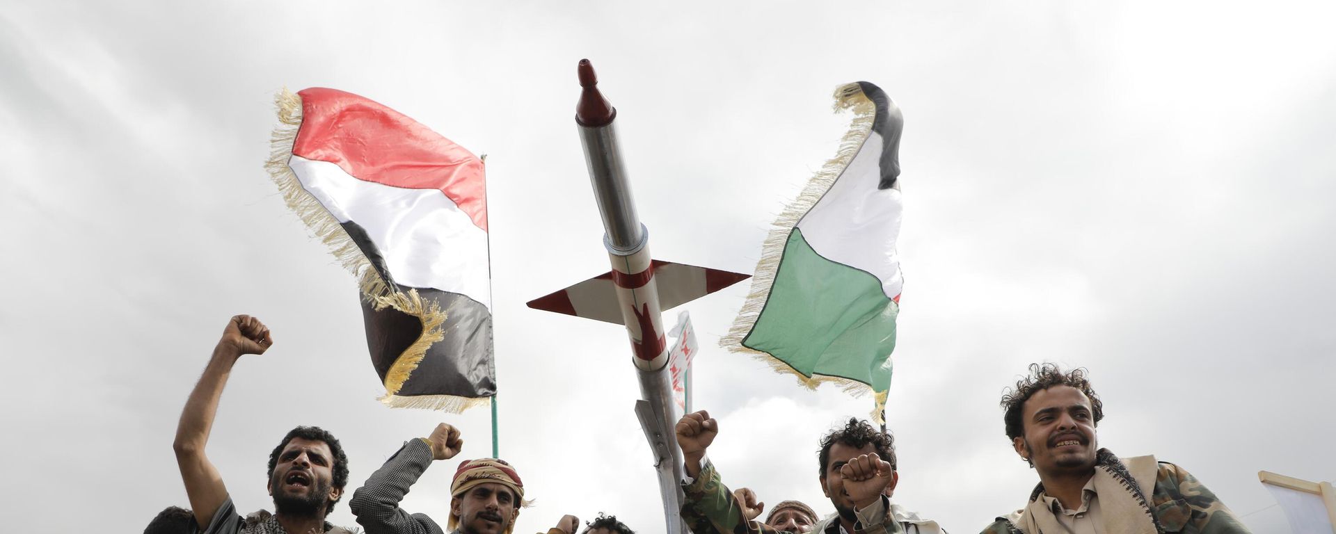Houthi supporters attend a rally against the US airstrikes on Yemen and the Israeli offensive against the Palestinians in Gaza SAtrip, in Sanaa, Yemen, Friday, March 8, 2024. - Sputnik International, 1920, 20.07.2024