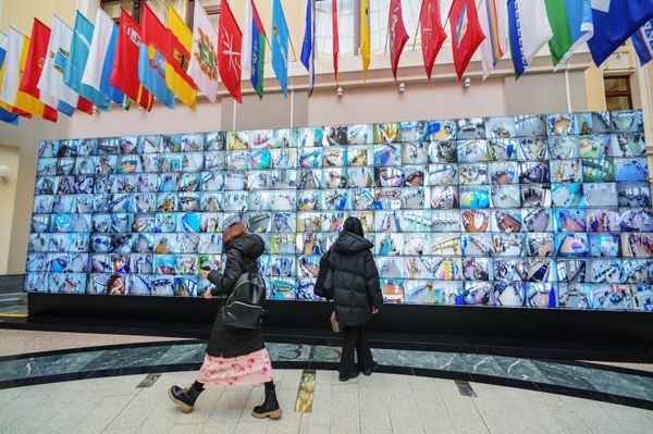 A live digital wall is installed at the Information Center of the CEC to monitor the voting process. - Sputnik International