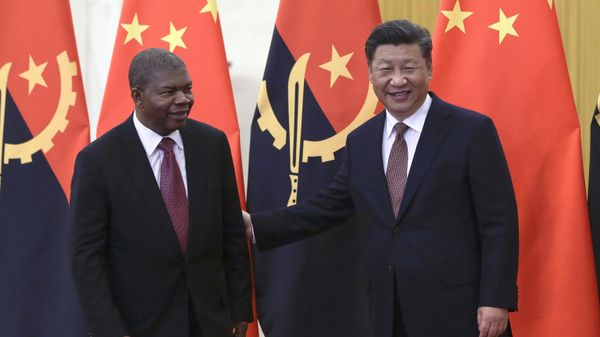 Angola's President Joao Lourenco, left, and Chinese President Xi Jinping prepare for their bilateral meeting at the Great Hall of the People in Beijing, Sunday, Sept. 2, 2018 - Sputnik International