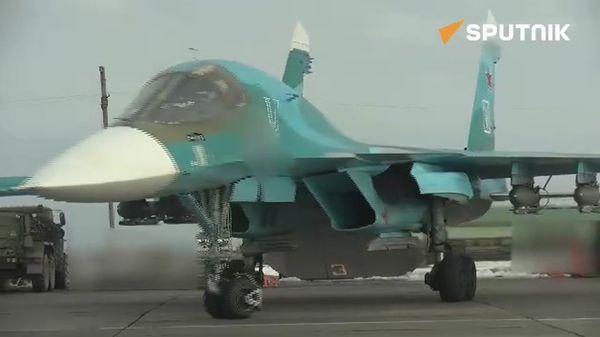 The Su-34 destroyed the Ukrainian command post with M62 bombs with universal planning and correction modules, the Russian Defense Ministry reported. - Sputnik International